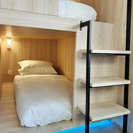 Unplan Hostel Madrid Exterior photo